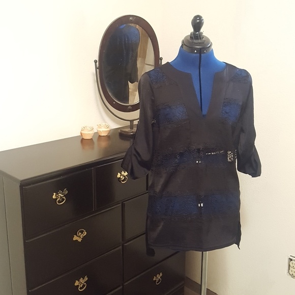 BCBG lace and satin blouse - Picture 1 of 3